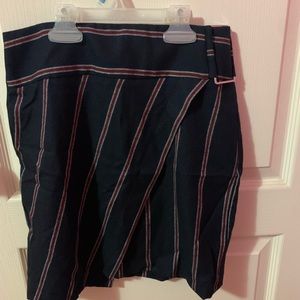 Pattern mini skirt with buckle